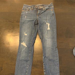 Universal Threads Distressed Jeans